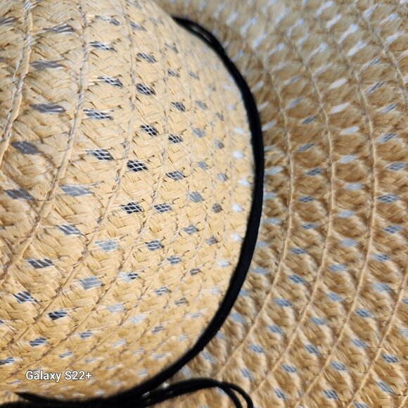 Wide Brim Natural Straw Sun Hat With Black Ribbon Bow Lightweight & Breathable I - Picture 4 of 12
